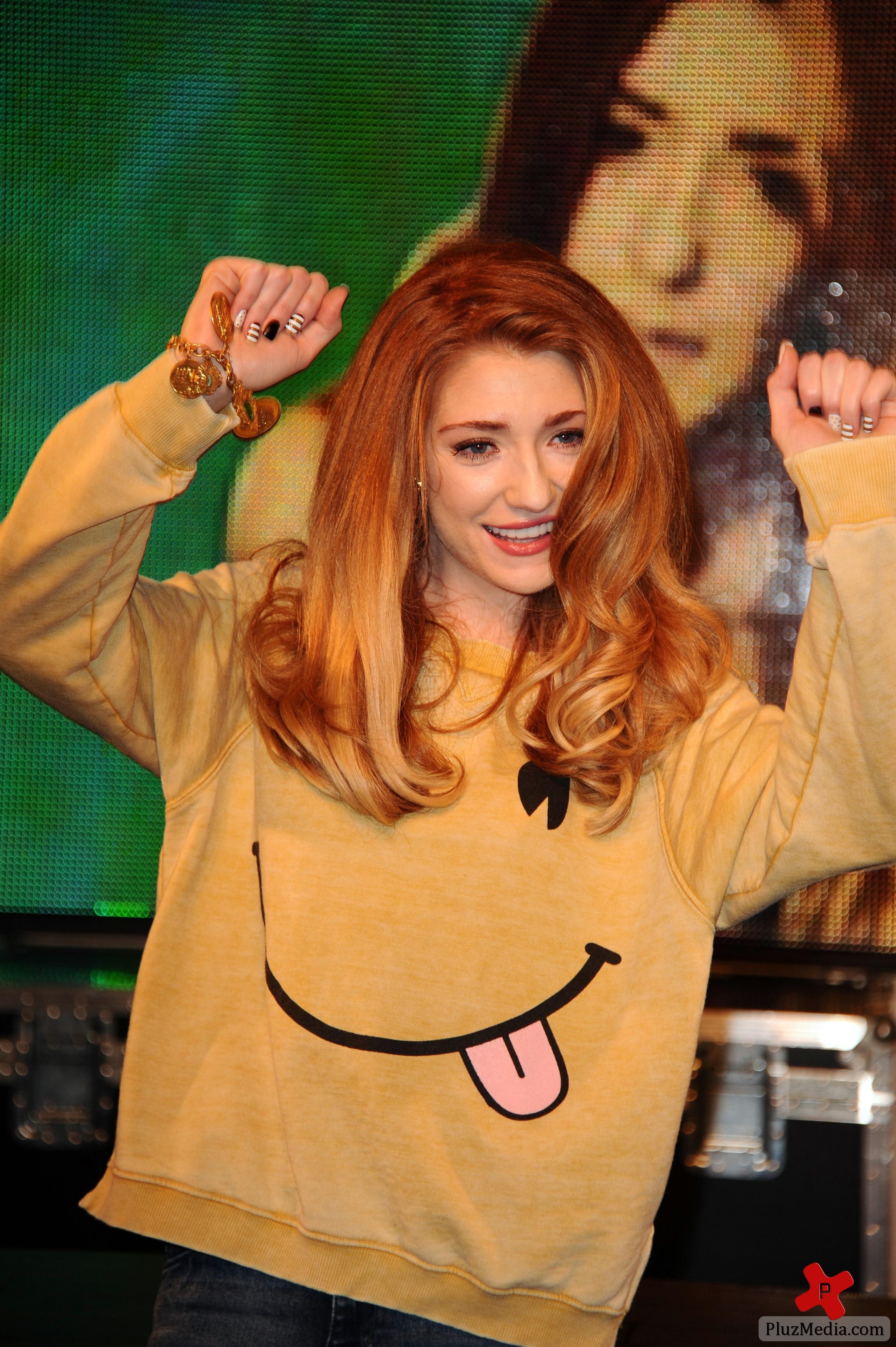 Nicola Roberts signs copies of her debut album 'Cinderellas Eyes' | Picture 87554